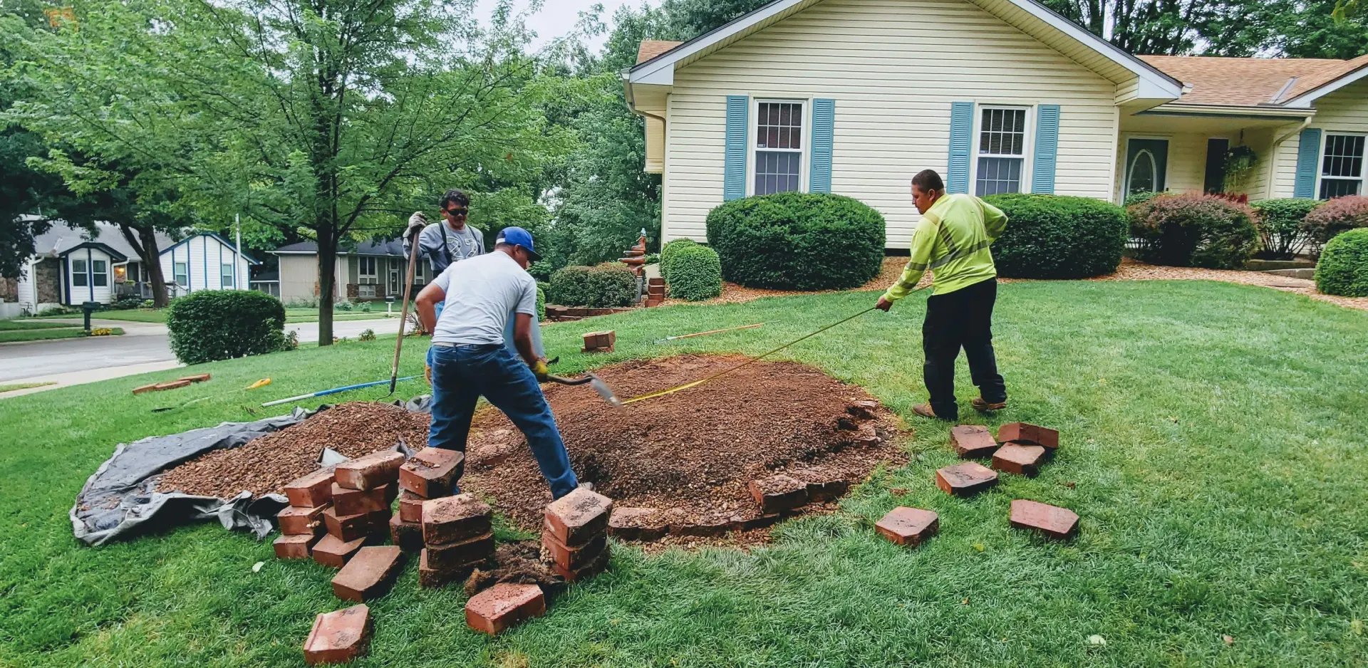 Gilbert's Stump Grinding & Landscaping hero1